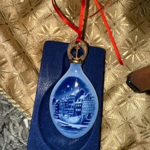 1997 Bing & Grondahl Christmas Ornament 
Porcelain